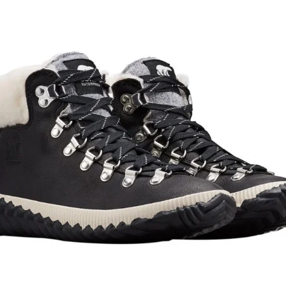 Sorel Out N About Plus Conquest Boots - Black size 8 EUC - Picture 2 of 10